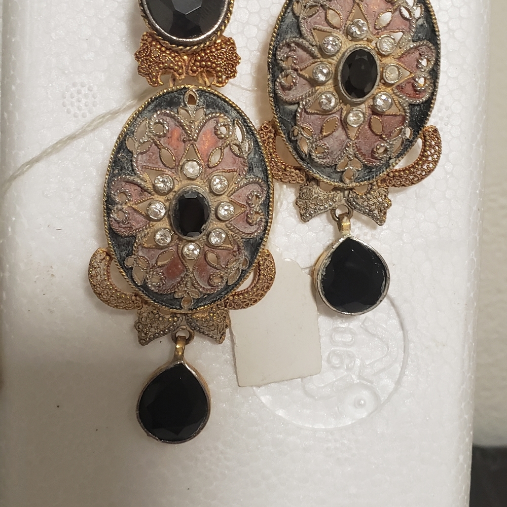 Earring - Picture 2 of 2